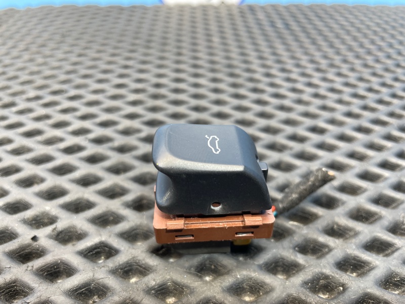 Кнопка центрального замка, 1000 рублей, Санкт-Петербург