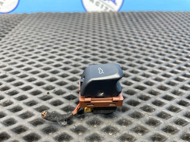 Кнопка центрального замка, 1000 рублей, Санкт-Петербург