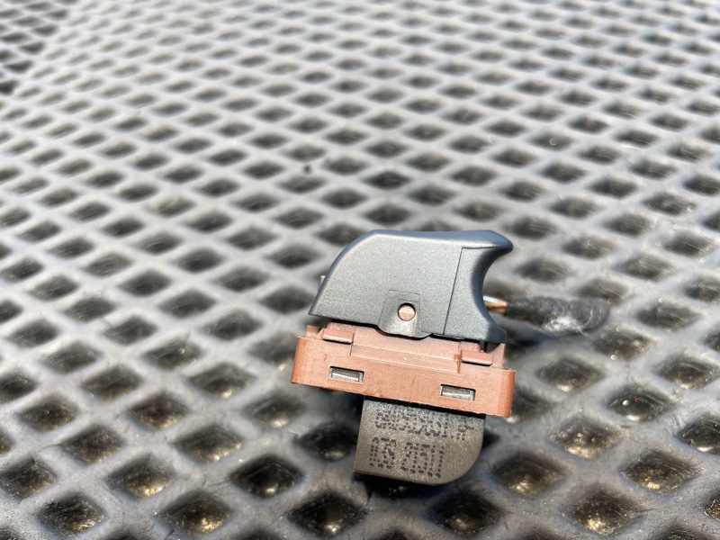 Кнопка центрального замка, 1000 рублей, Санкт-Петербург