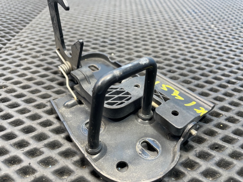 Крючок капота, 1000 рублей, Санкт-Петербург