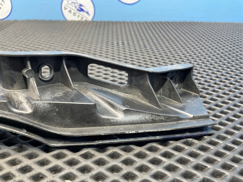 Направляющая бампера, 1000 рублей, Санкт-Петербург