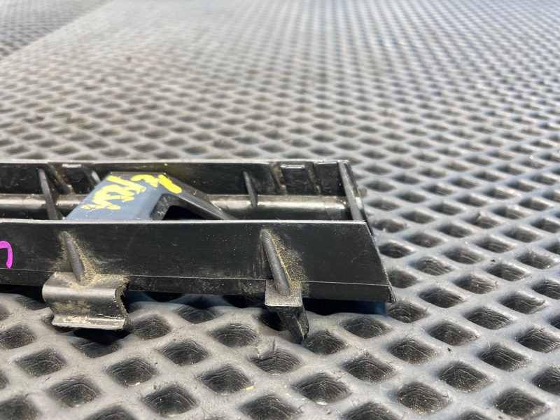 Направляющая бампера, 1000 рублей, Санкт-Петербург