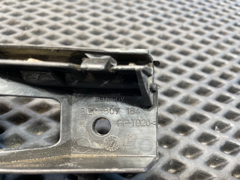 Направляющая бампера, 1000 рублей, Санкт-Петербург