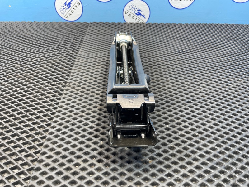 Домкрат, 2300 рублей, Санкт-Петербург