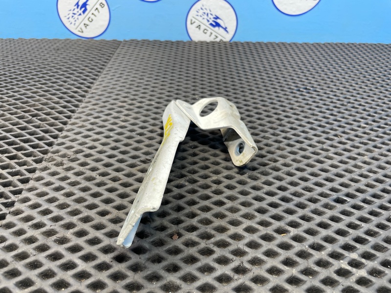 Петля капота, 1000 рублей, Санкт-Петербург