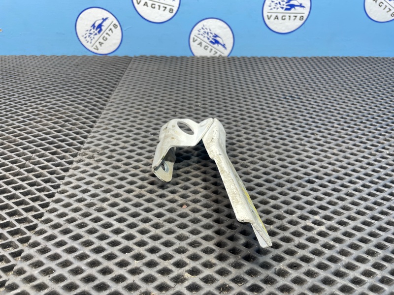 Петля капота, 1000 рублей, Санкт-Петербург