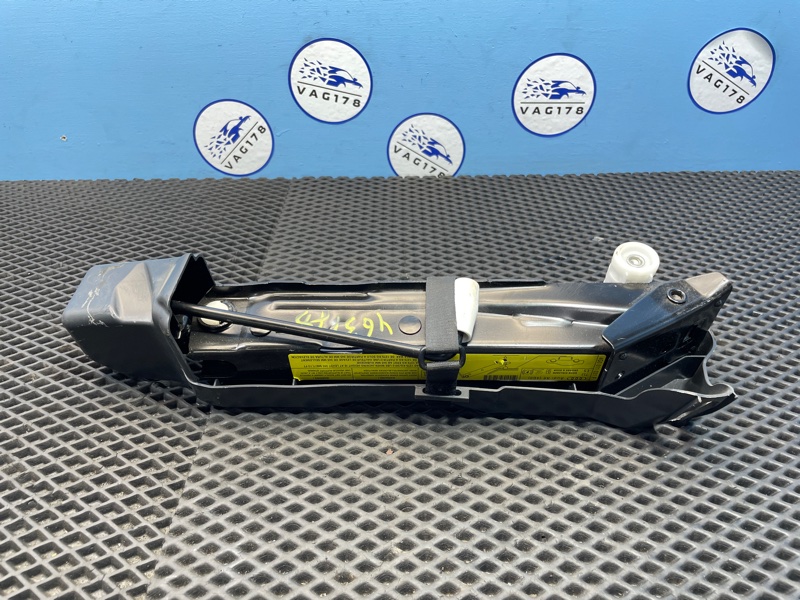 Домкрат, 2000 рублей, Санкт-Петербург