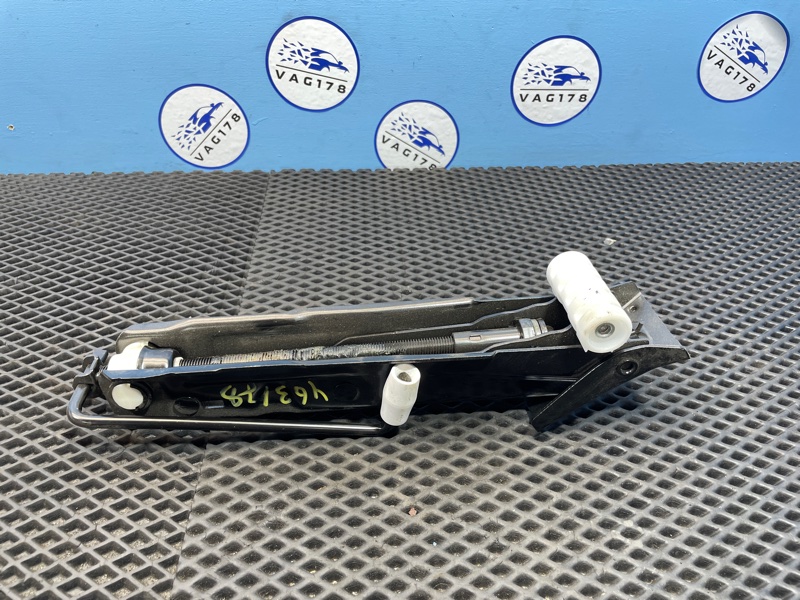 Домкрат, 2000 рублей, Санкт-Петербург