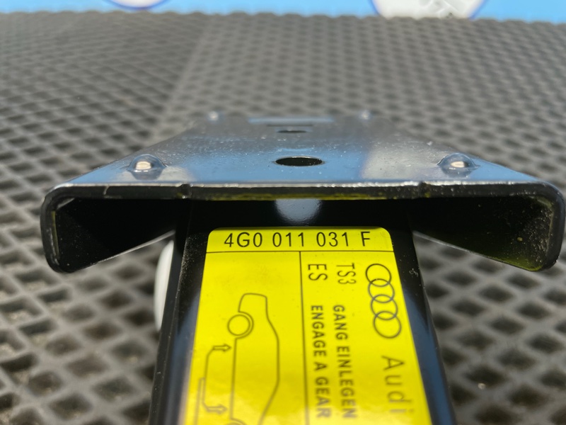 Домкрат, 2000 рублей, Санкт-Петербург