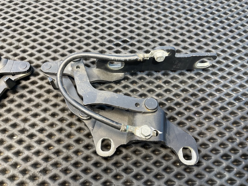 Петля капота, 1000 рублей, Санкт-Петербург