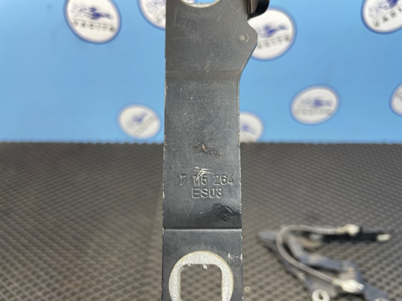 Петля капота, 1000 рублей, Санкт-Петербург