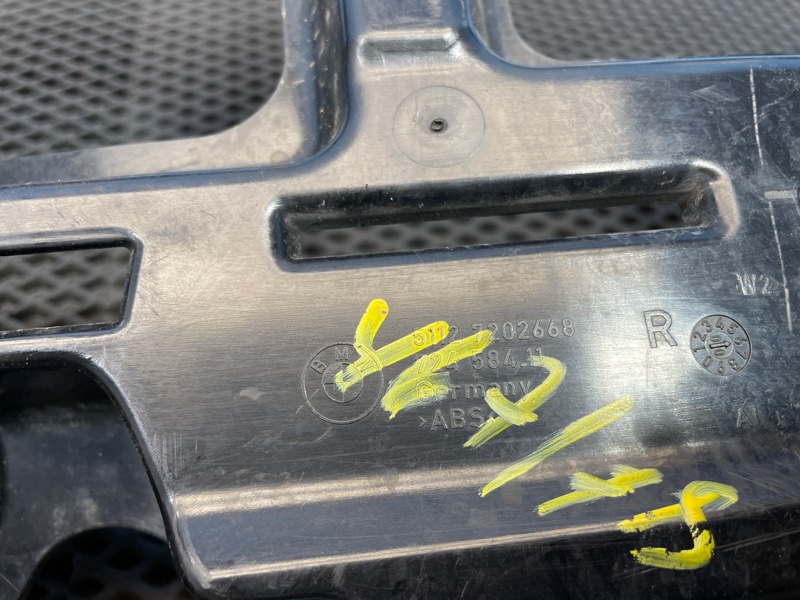 Направляющая бампера, 1000 рублей, Санкт-Петербург