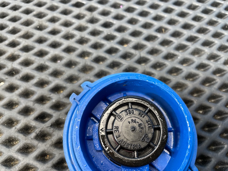 Бачок расширительный, 2000 рублей, Санкт-Петербург