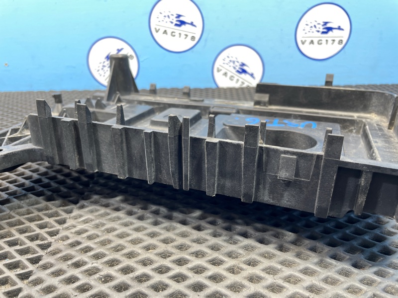 Крепление АКБ, 1000 рублей, Санкт-Петербург