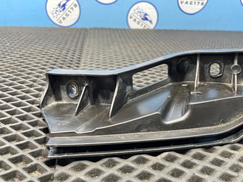 Направляющая бампера, 1000 рублей, Санкт-Петербург