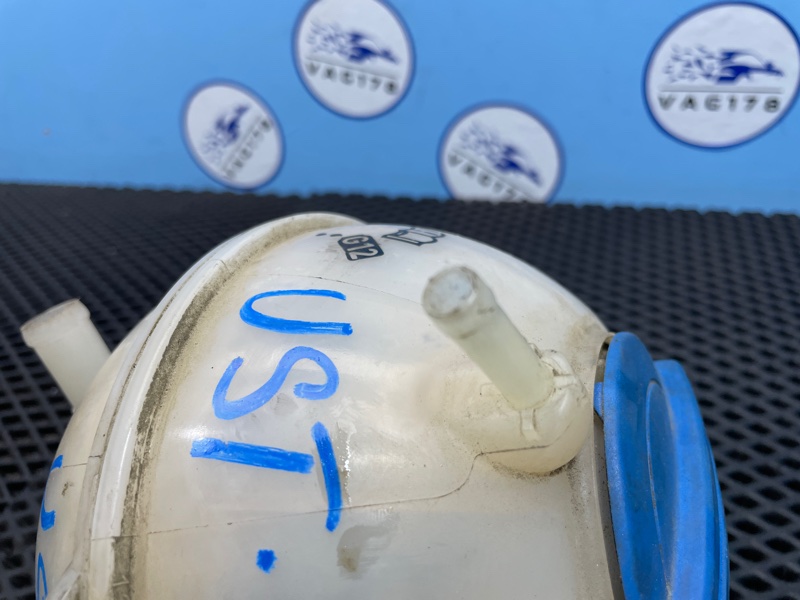 Бачок расширительный, 1000 рублей, Санкт-Петербург