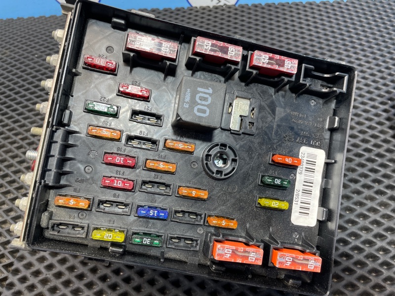 Блок предохранителей, 1000 рублей, Санкт-Петербург