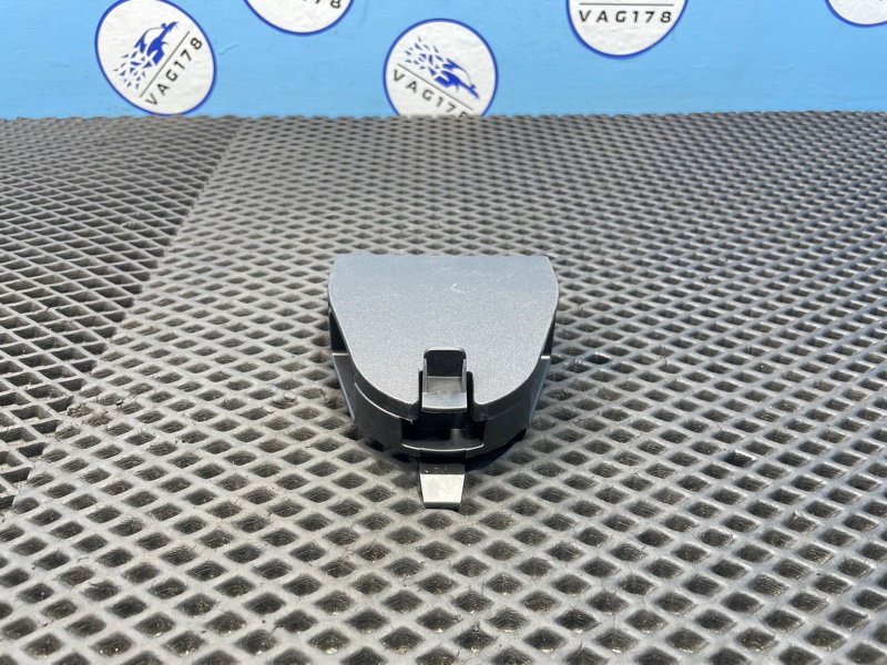 Кронштейн знака аварийной остановки, 1000 рублей, Санкт-Петербург