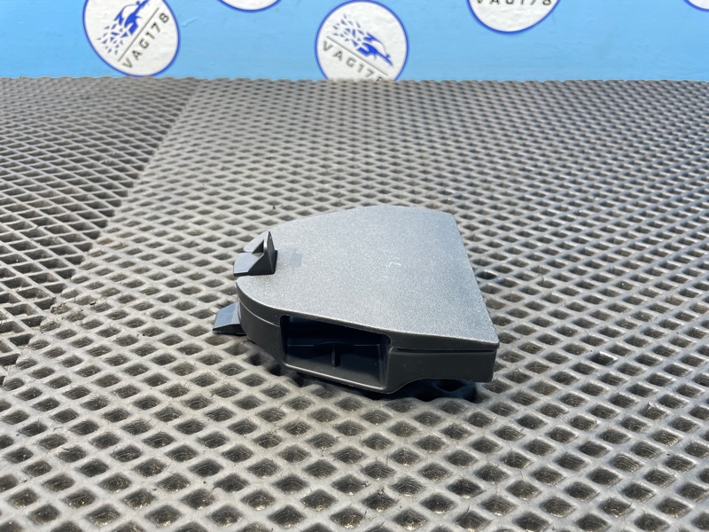 Кронштейн знака аварийной остановки, 1000 рублей, Санкт-Петербург