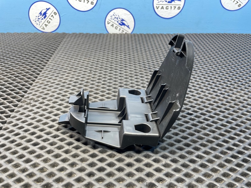 Кронштейн знака аварийной остановки, 1000 рублей, Санкт-Петербург