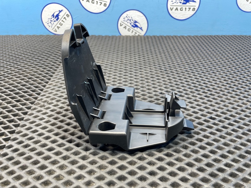 Кронштейн знака аварийной остановки, 1000 рублей, Санкт-Петербург