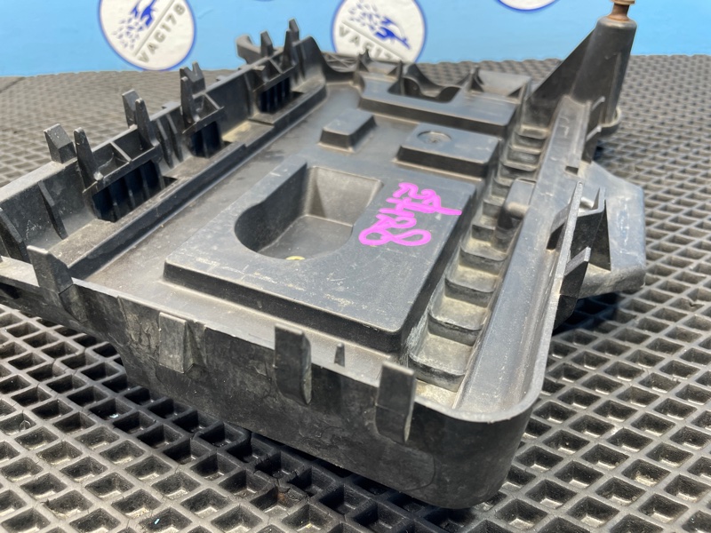 Крепление АКБ, 1000 рублей, Санкт-Петербург