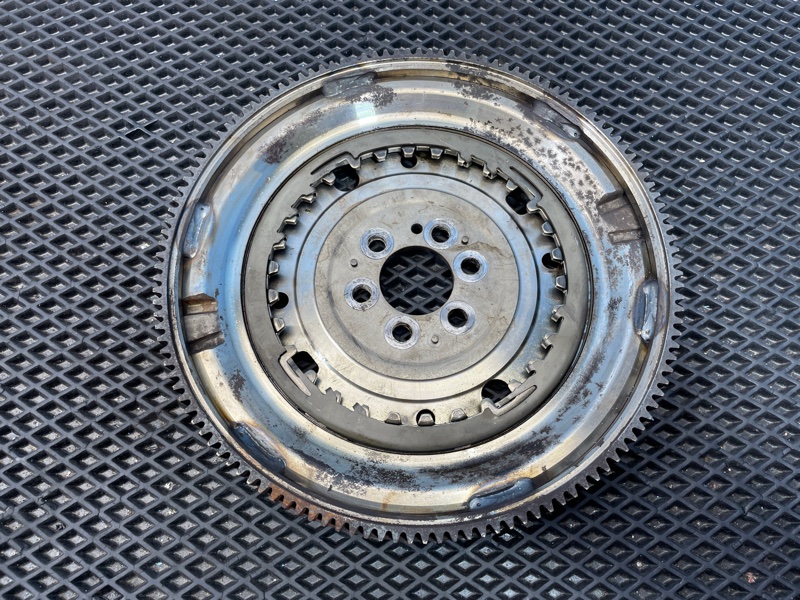 Маховик, 5000 рублей, Санкт-Петербург