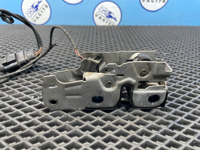 Замок капота, 1000 рублей, Санкт-Петербург