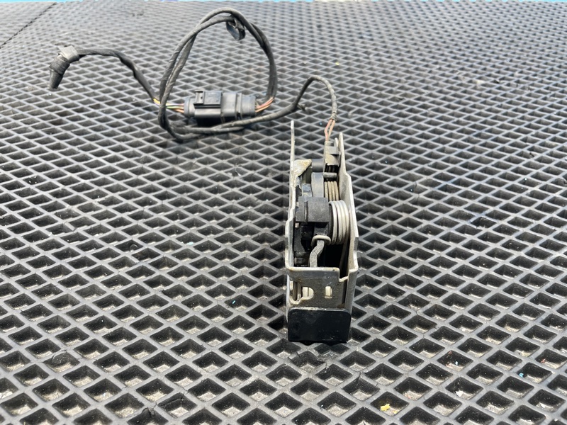 Замок капота, 1000 рублей, Санкт-Петербург