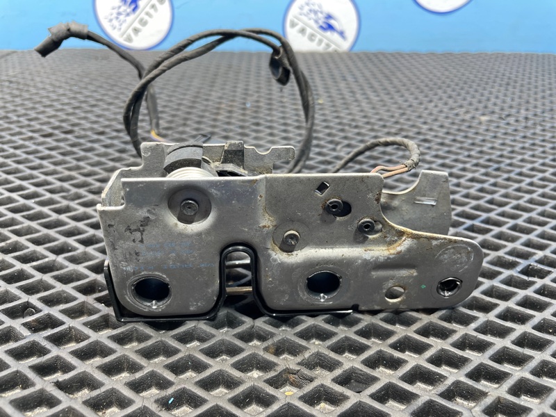 Замок капота, 1000 рублей, Санкт-Петербург