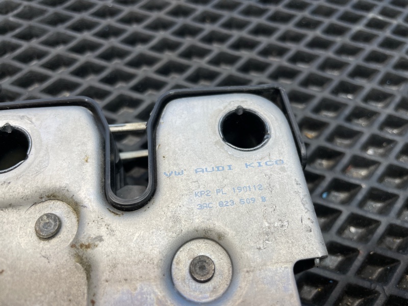 Замок капота, 1000 рублей, Санкт-Петербург