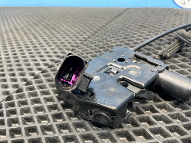 Замок капота, 3000 рублей, Санкт-Петербург