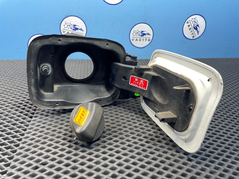 Лючок бензобака, 1500 рублей, Санкт-Петербург