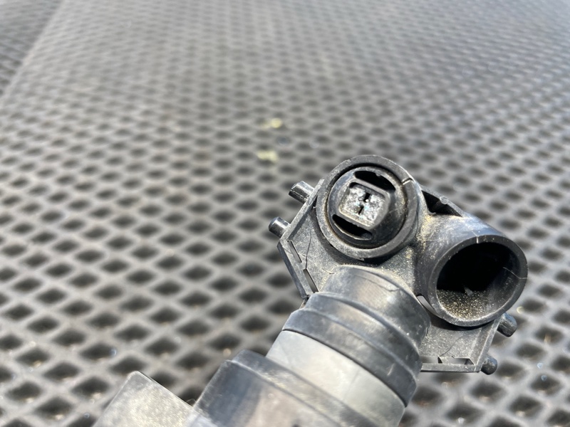 Форсунка омывателя фары, 500 рублей, Санкт-Петербург