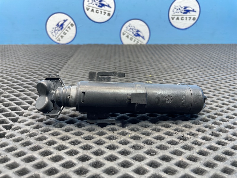 Форсунка омывателя фары, 500 рублей, Санкт-Петербург