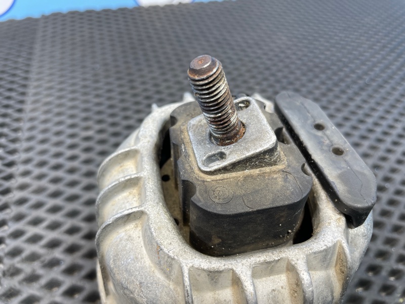 Опора двигателя, 1000 рублей, Санкт-Петербург