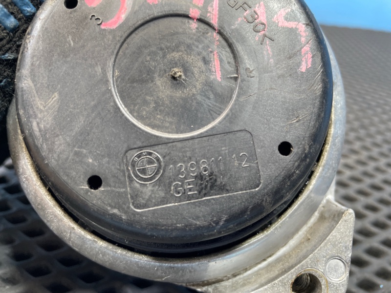 Опора двигателя, 1000 рублей, Санкт-Петербург