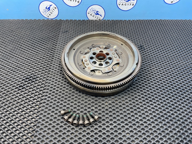 Маховик, 10000 рублей, Санкт-Петербург