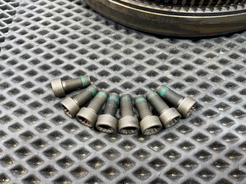 Маховик, 10000 рублей, Санкт-Петербург