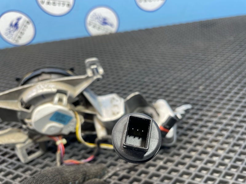 Мотор зеркала, 2000 рублей, Санкт-Петербург