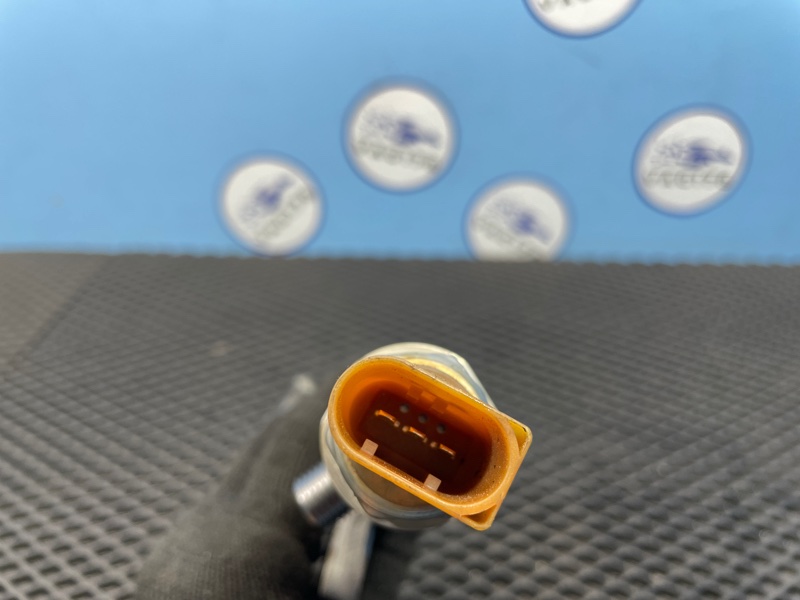 Топливная рампа, 2000 рублей, Санкт-Петербург