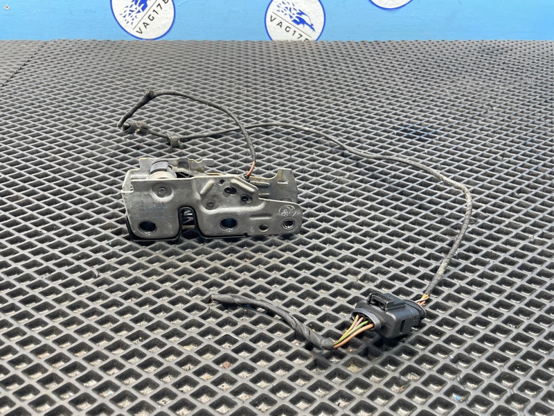 Замок капота, 1000 рублей, Санкт-Петербург