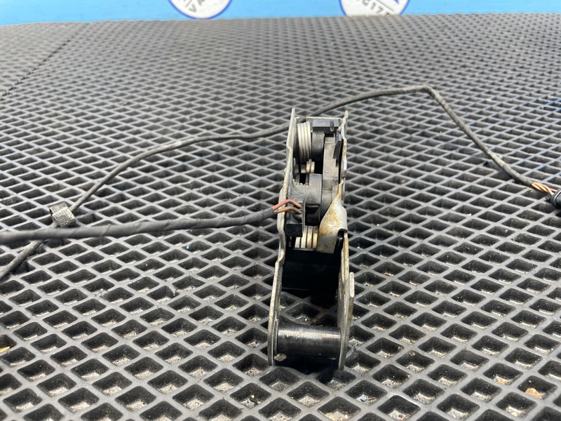 Замок капота, 1000 рублей, Санкт-Петербург