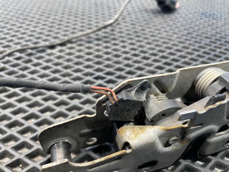 Замок капота, 1000 рублей, Санкт-Петербург