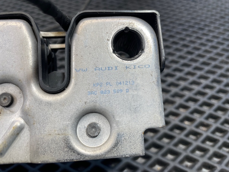 Замок капота, 1000 рублей, Санкт-Петербург