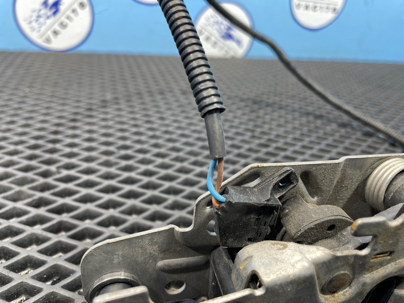 Замок капота, 1400 рублей, Санкт-Петербург