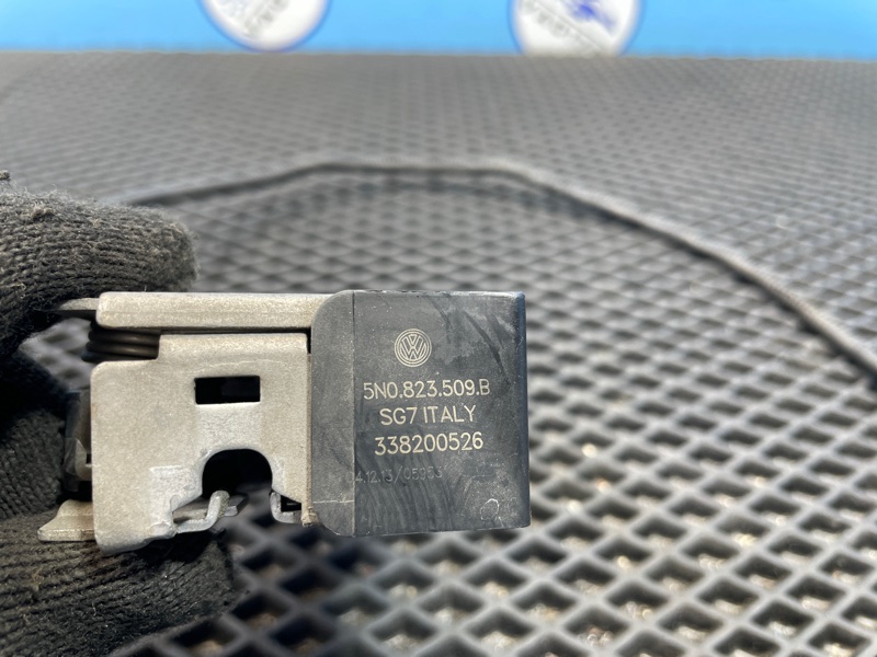 Замок капота, 1400 рублей, Санкт-Петербург