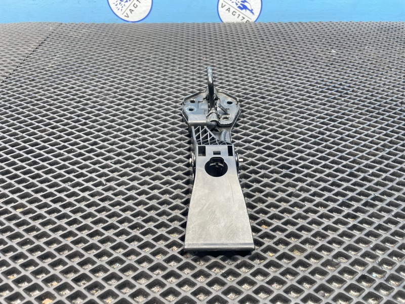 Крючок капота, 1200 рублей, Санкт-Петербург