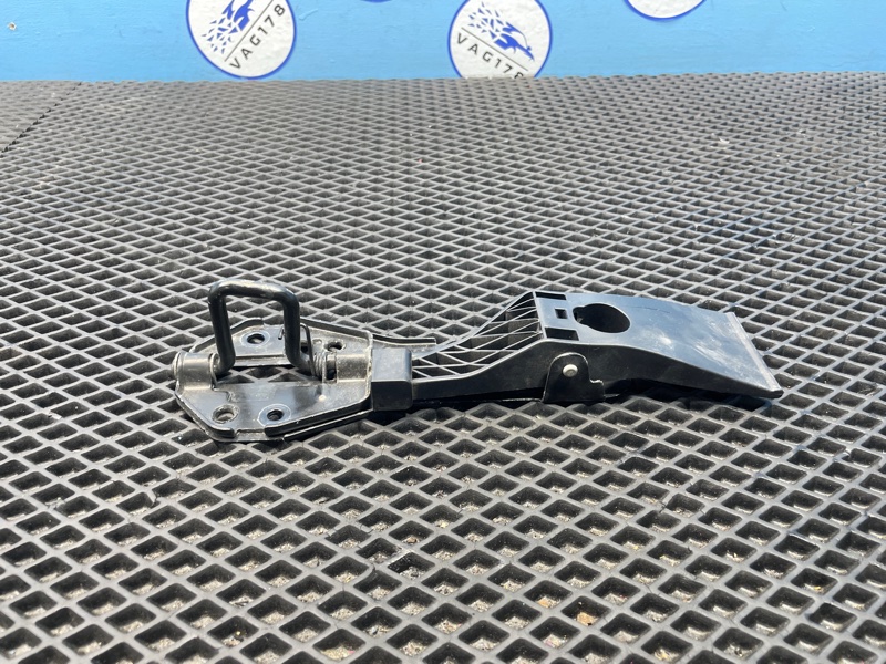 Крючок капота, 1200 рублей, Санкт-Петербург