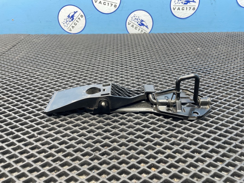 Крючок капота, 1200 рублей, Санкт-Петербург